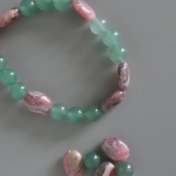 Rhodochrosite and Aventurine Stretch Bracelet - Picture 9 of 11